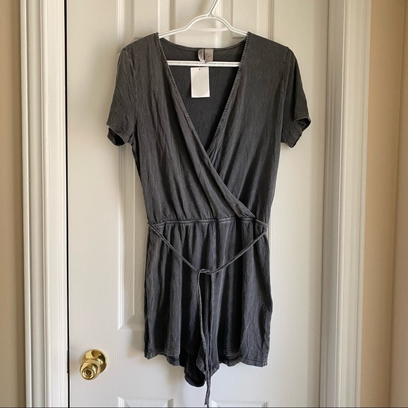 NWT - H&M - Faded Denim Romper - Picture 1 of 8